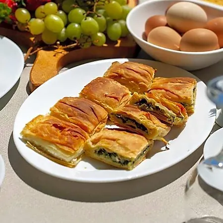 מלון Koukos 3*